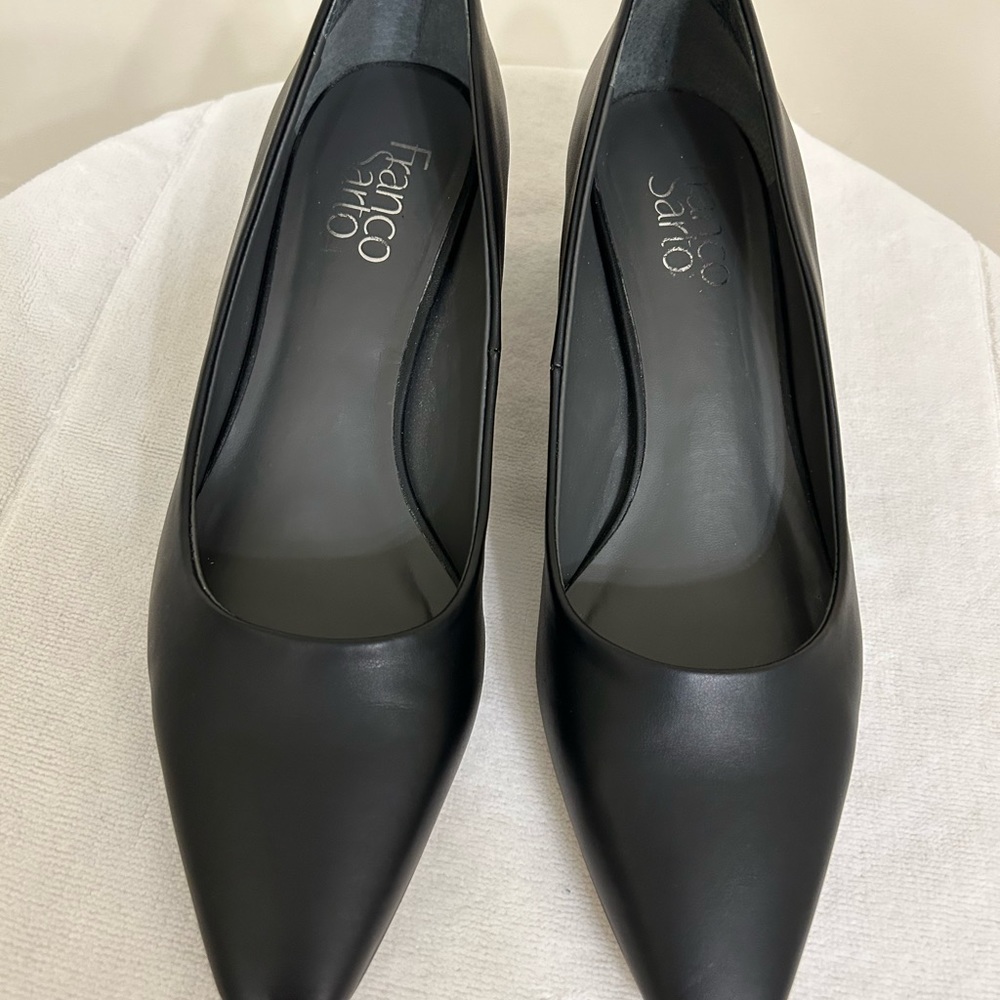 Franco Sarto Black pumps, in excellent condition, size 7